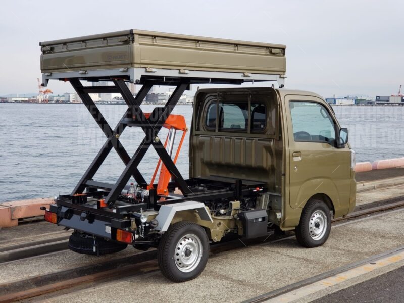 704 Brand New 2020 Daihatsu Hijet Scissor Lift Dump Truck